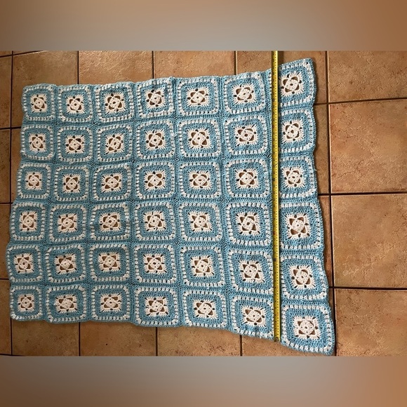 Vintage Crochet Granny Square Blue & White Afghan Throw Blanket 41x51” - Picture 4 of 6